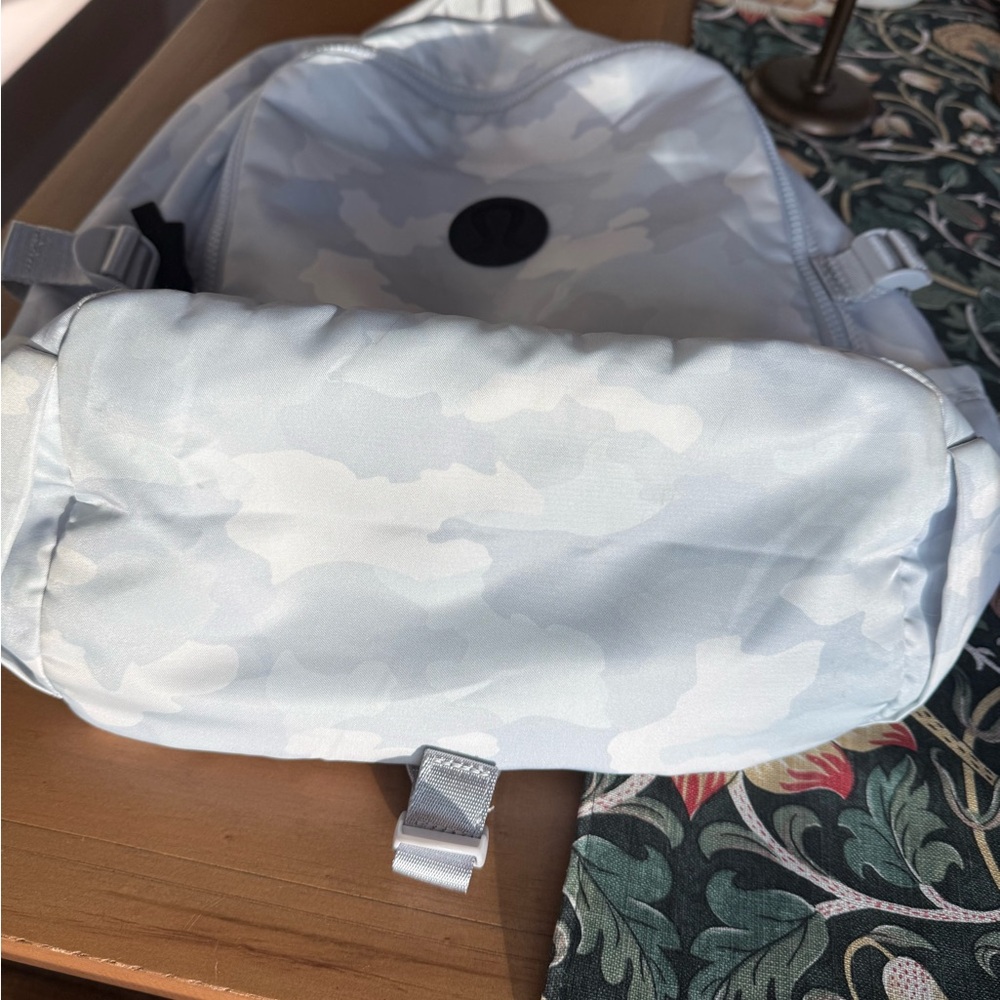 Lululemon Blue/White Heritage Camo Backpack - Picture 4 of 6